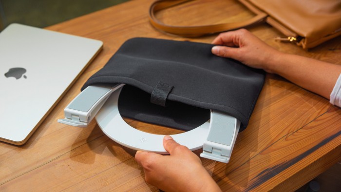 Twelve_South_Curve_Flex_sleeve.jpg