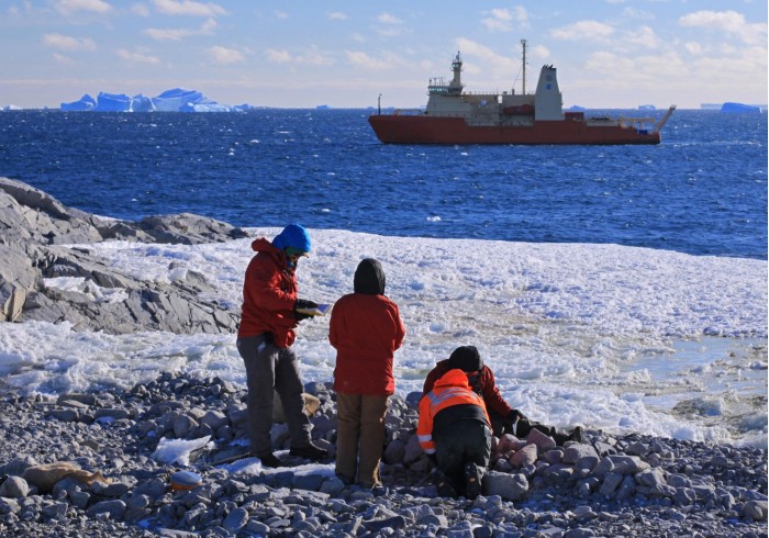 Antartic-Beach.jpg